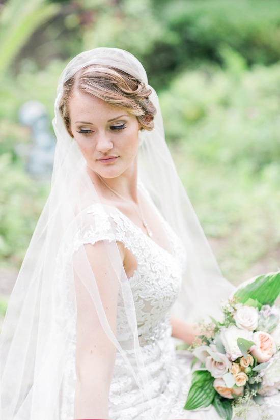 pastel-peach-vintage-wedding