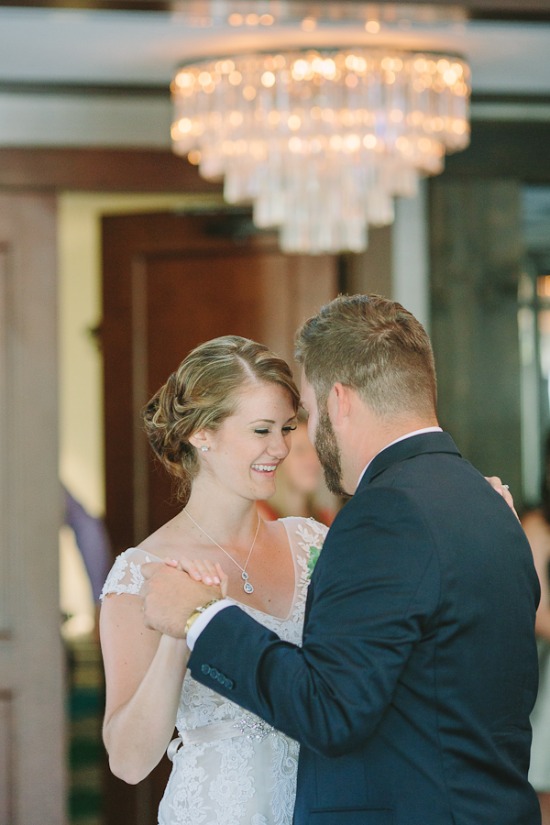 pastel-peach-vintage-wedding