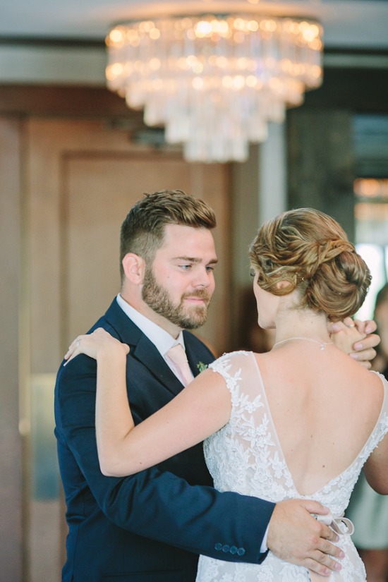 pastel-peach-vintage-wedding