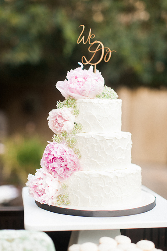 wedding cake with peonies @weddingchicks