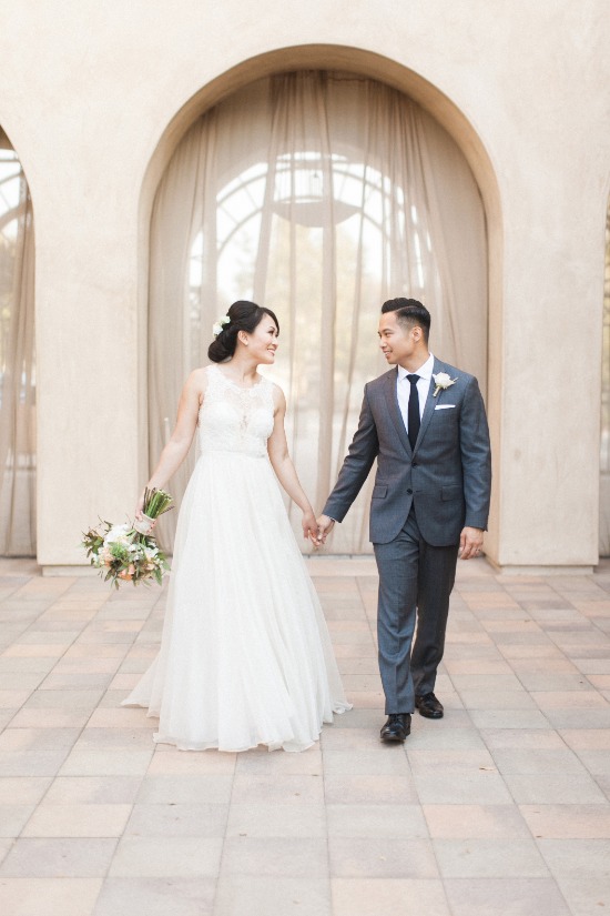 peach-and-gray-elegant-rustic-wedding