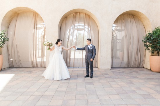 peach-and-gray-elegant-rustic-wedding