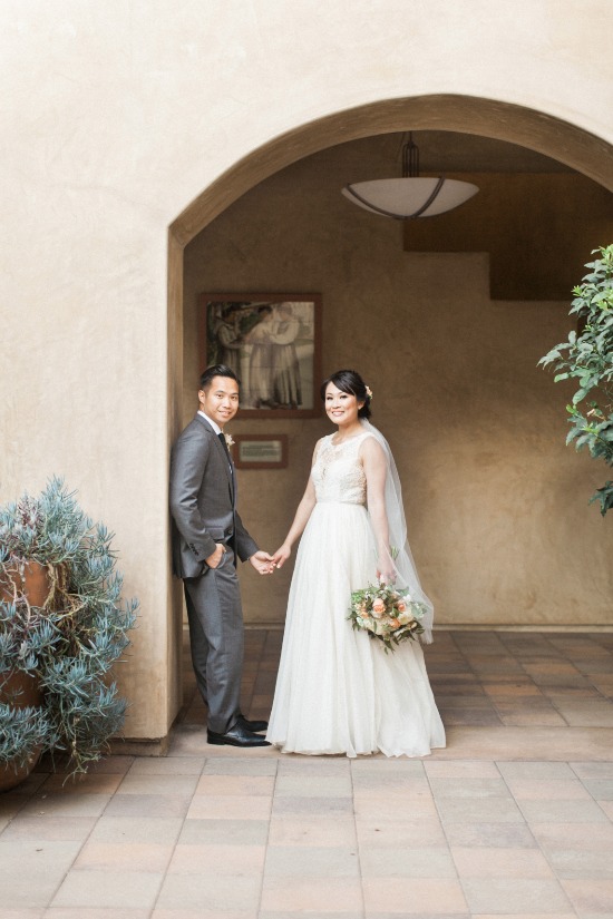 peach-and-gray-elegant-rustic-wedding