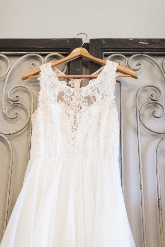 peach-and-gray-elegant-rustic-wedding