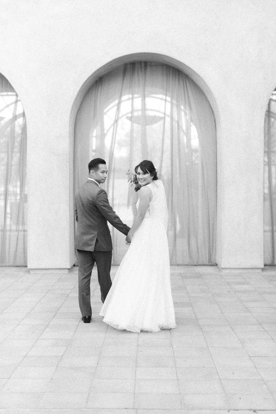 peach-and-gray-elegant-rustic-wedding