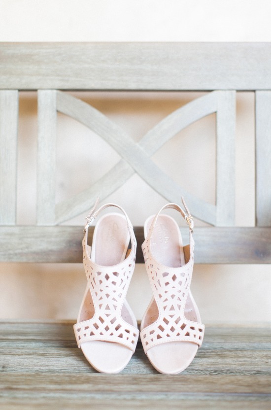 peach-and-gray-elegant-rustic-wedding