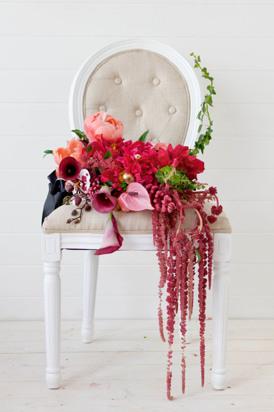 red and pink bouquet @weddingchicks