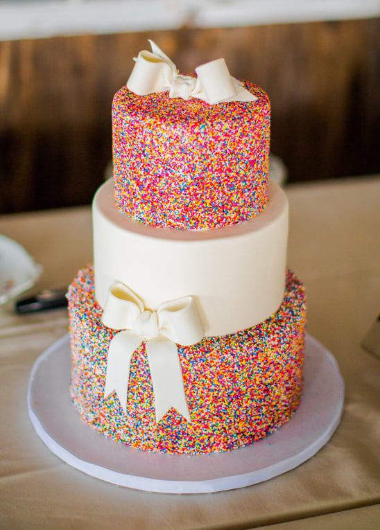 sprinkle wedding cake @weddingchicks