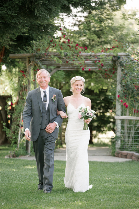 rustic-wedding-in-shades-of-pink