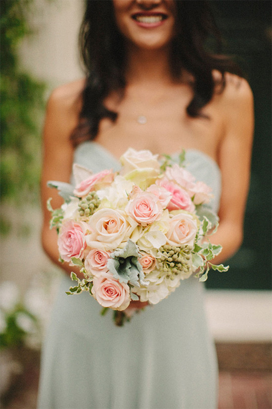mint and pink bridesmaid bouquet @weddingchicks