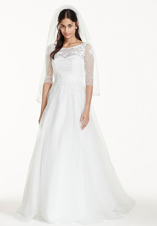 long sleeve lace wedding gown @weddingchicks