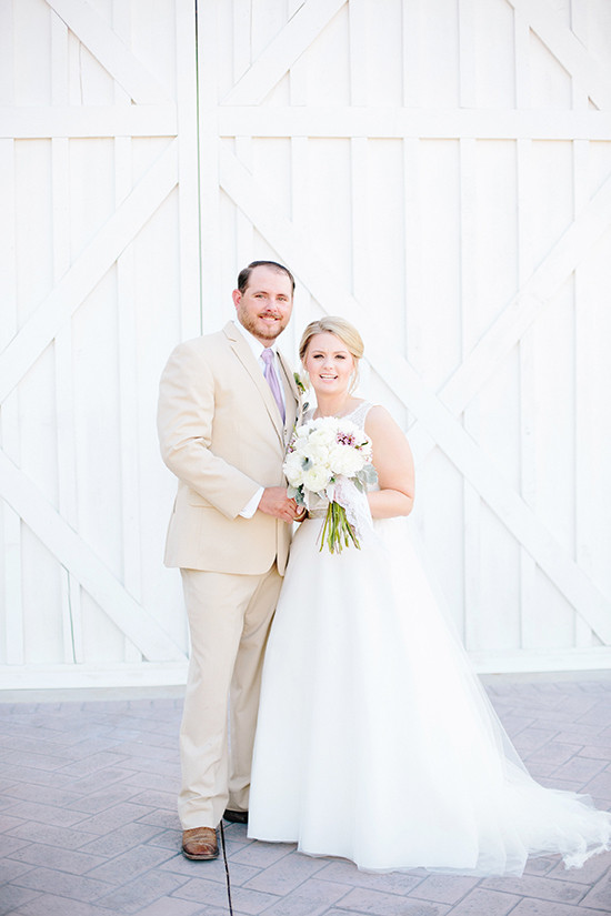 white and purple barn wedding @weddingchicks