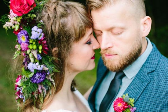 alternative-vintage-forest-wedding