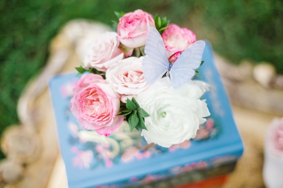 blue-and-gold-cinderella-wedding-ideas