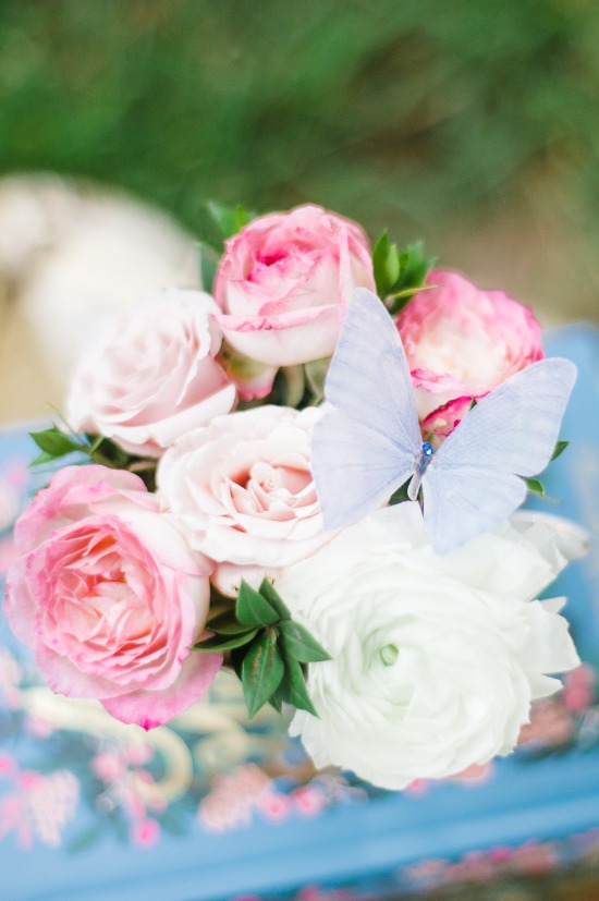 blue-and-gold-cinderella-wedding-ideas