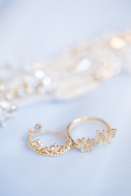 blue-and-gold-cinderella-wedding-ideas