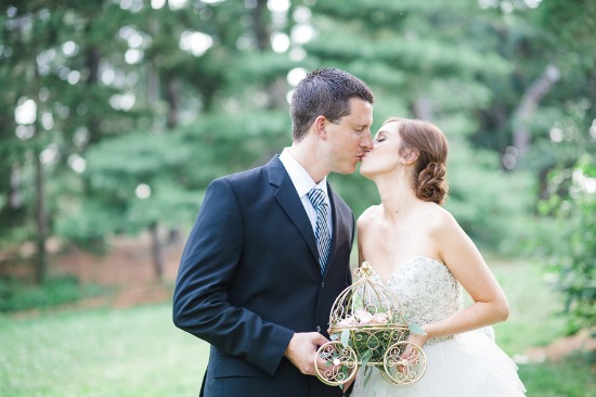 blue-and-gold-cinderella-wedding-ideas