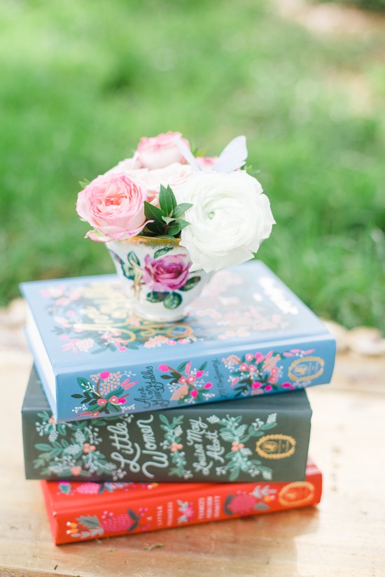 blue-and-gold-cinderella-wedding-ideas