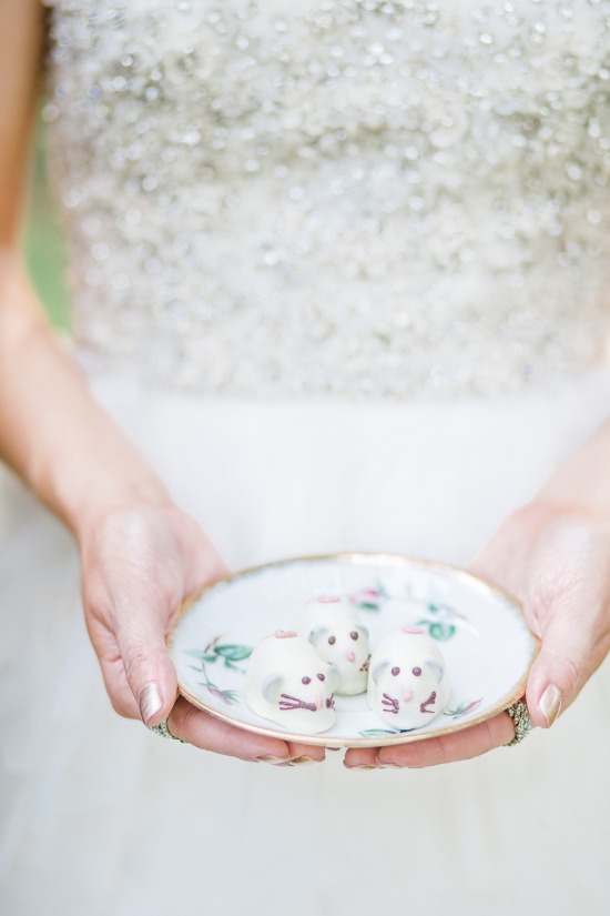 blue-and-gold-cinderella-wedding-ideas