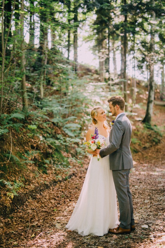 casual-german-countryside-wedding