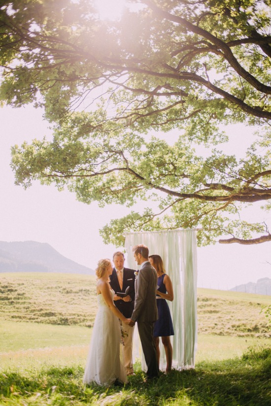 casual-german-countryside-wedding