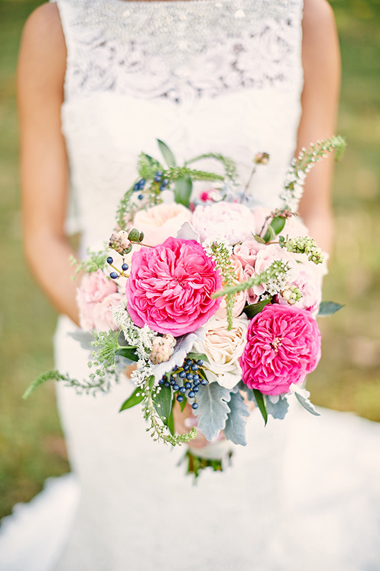 pink wedding bouquet @weddingchicks