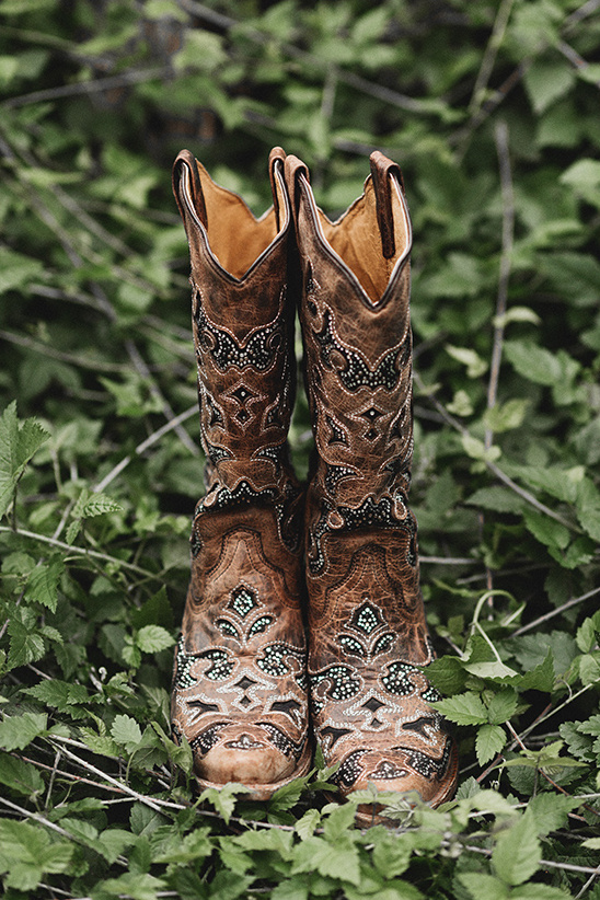 wedding cowgirl boots @weddingchicks