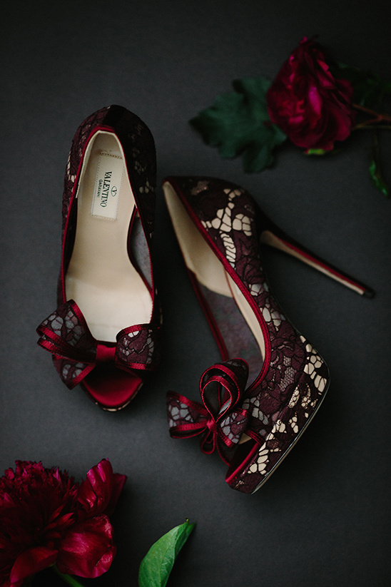red lace heels @weddingchicks