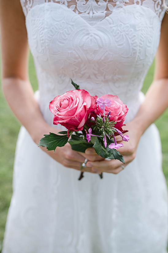 little rose bouquet @weddingchicks