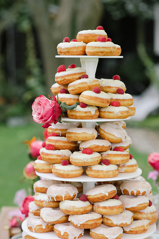donut tower @weddingchicks