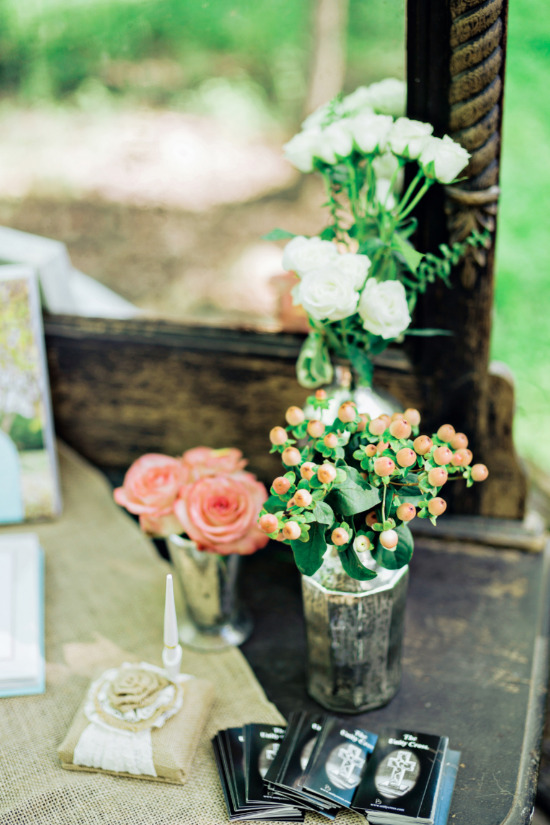 forest-wedding-full-of-charm