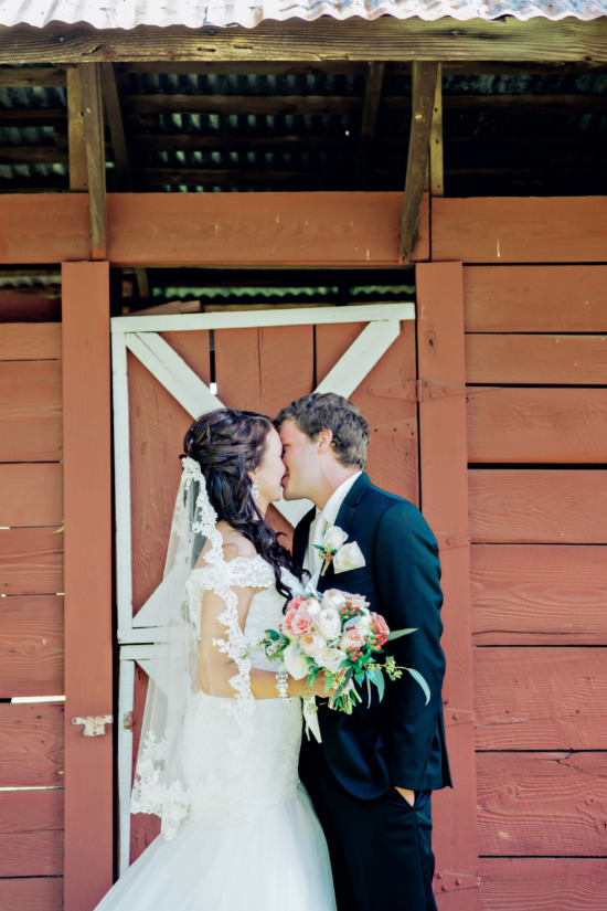 forest-wedding-full-of-charm