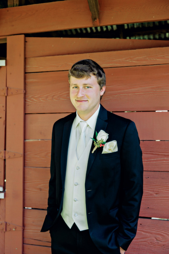 forest-wedding-full-of-charm