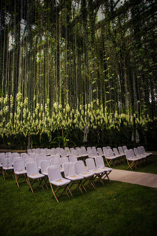 flower canopy ceremony @weddingchicks