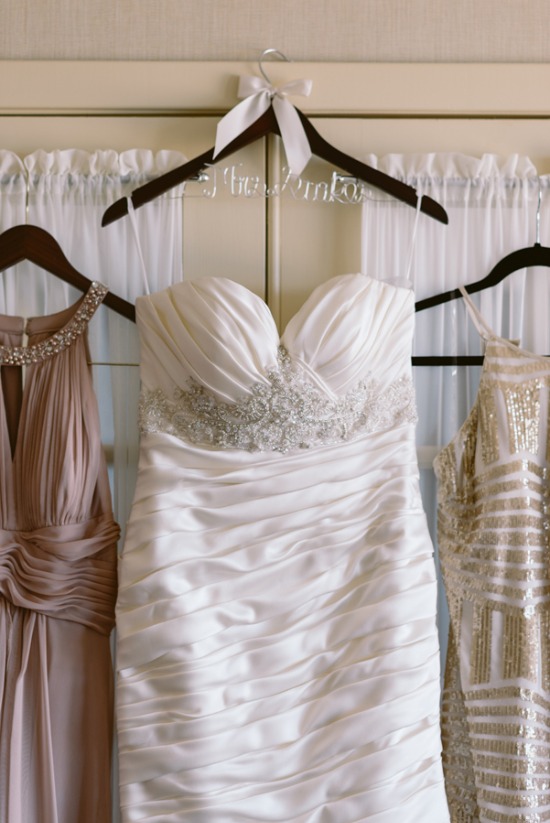 gold-and-teal-beach-wedding