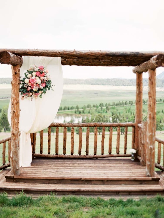 pastel-pink-rustic-chic-wedding