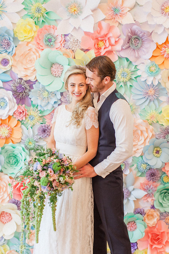paper flower backdrop @weddingchicks