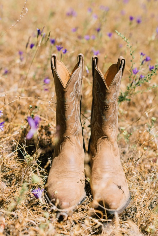 pink-and-blue-cowboy-wedding