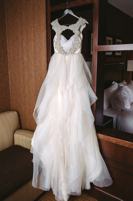 Hayley Paige wedding dres @weddingchicks