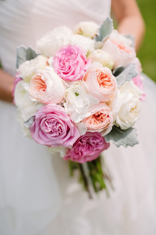 pink and peach rose bouquet @weddingchicks