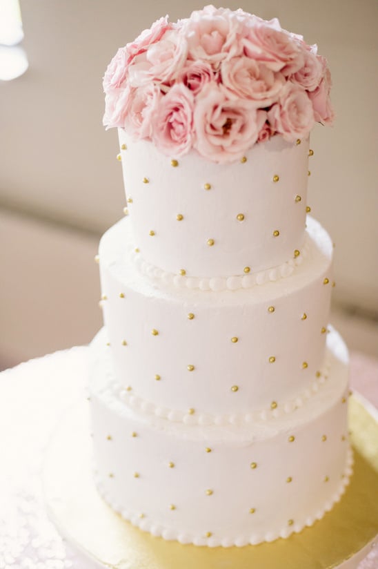 gold and pink wedding cake @weddingchicks