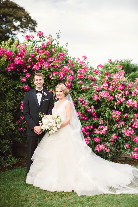 pink-and-white-mansion-wedding