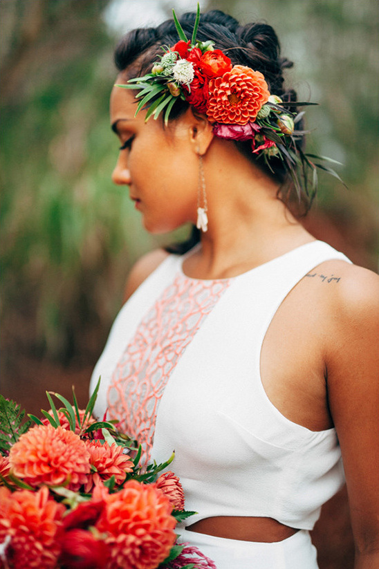 floral hair accessories @weddingchicks