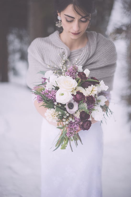 winter wedding bouquet @weddingchicks