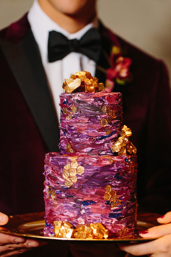 purple and gold wedding cake @weddingchicks