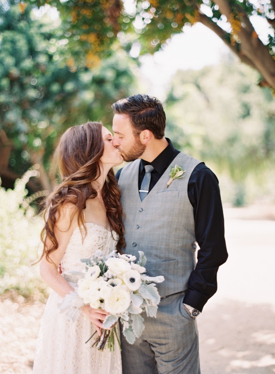 casual-green-and-gold-wedding