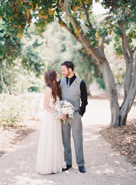 casual-green-and-gold-wedding
