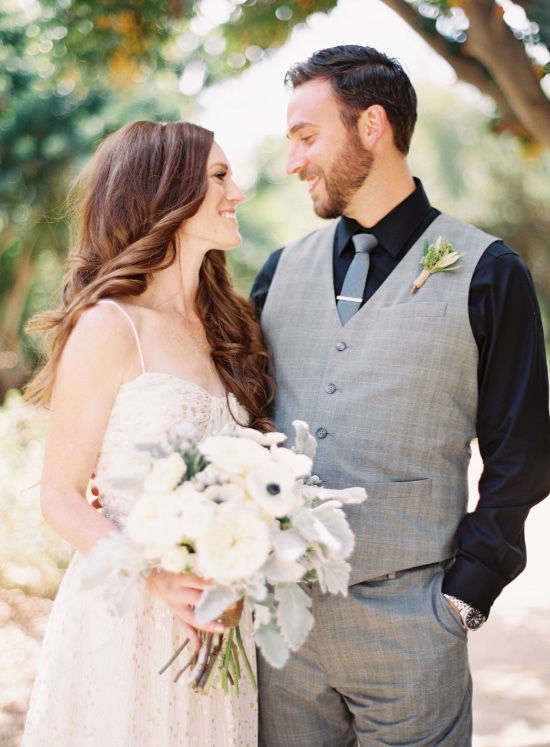 casual-green-and-gold-wedding