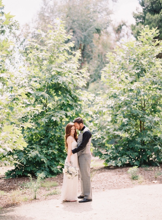 casual-green-and-gold-wedding