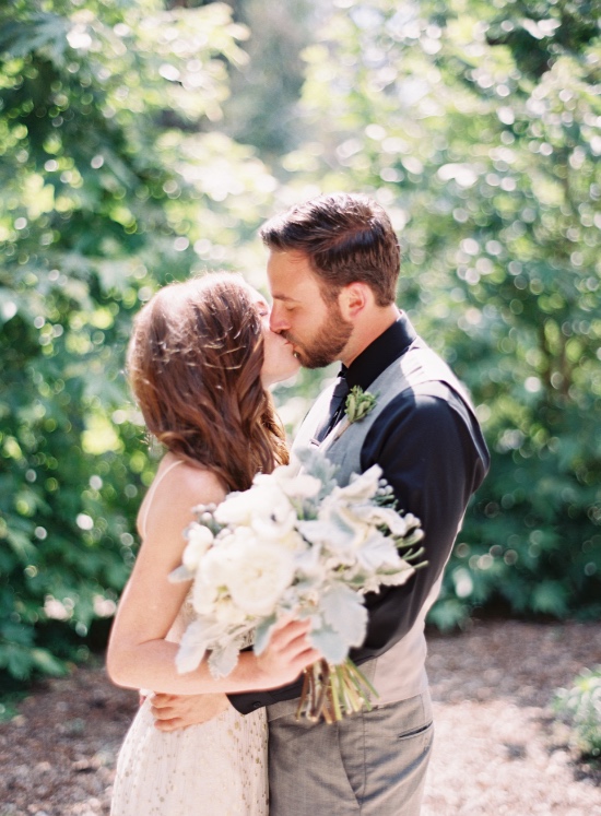 casual-green-and-gold-wedding